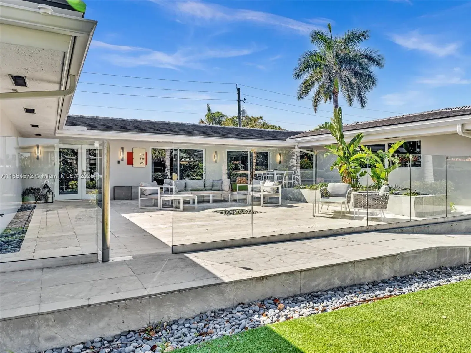 840 S Southlake Dr, Hollywood FL 33019