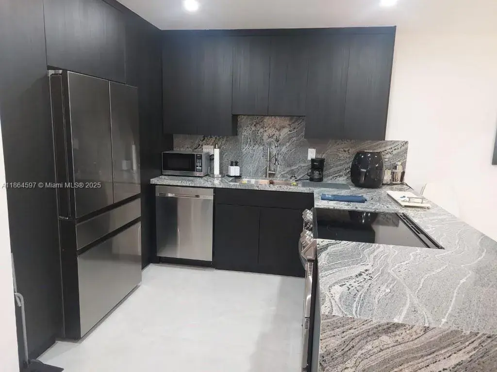 3180 S Ocean Dr # 1721, Hallandale Beach FL 33009