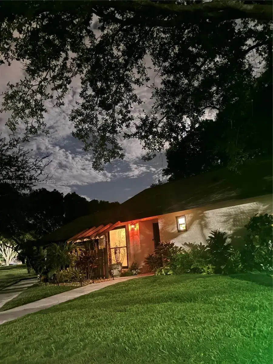 78 Via De Casas Norte, Boynton Beach FL 33426 photo 2
