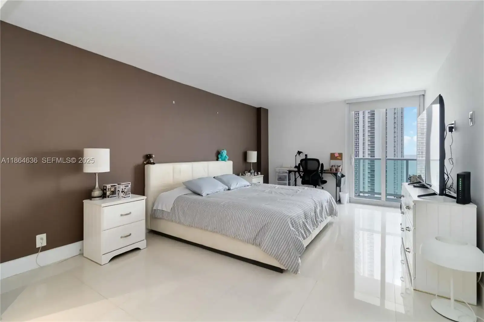 100 Bayview Dr # 2014, Sunny Isles Beach FL 33160 photo 4