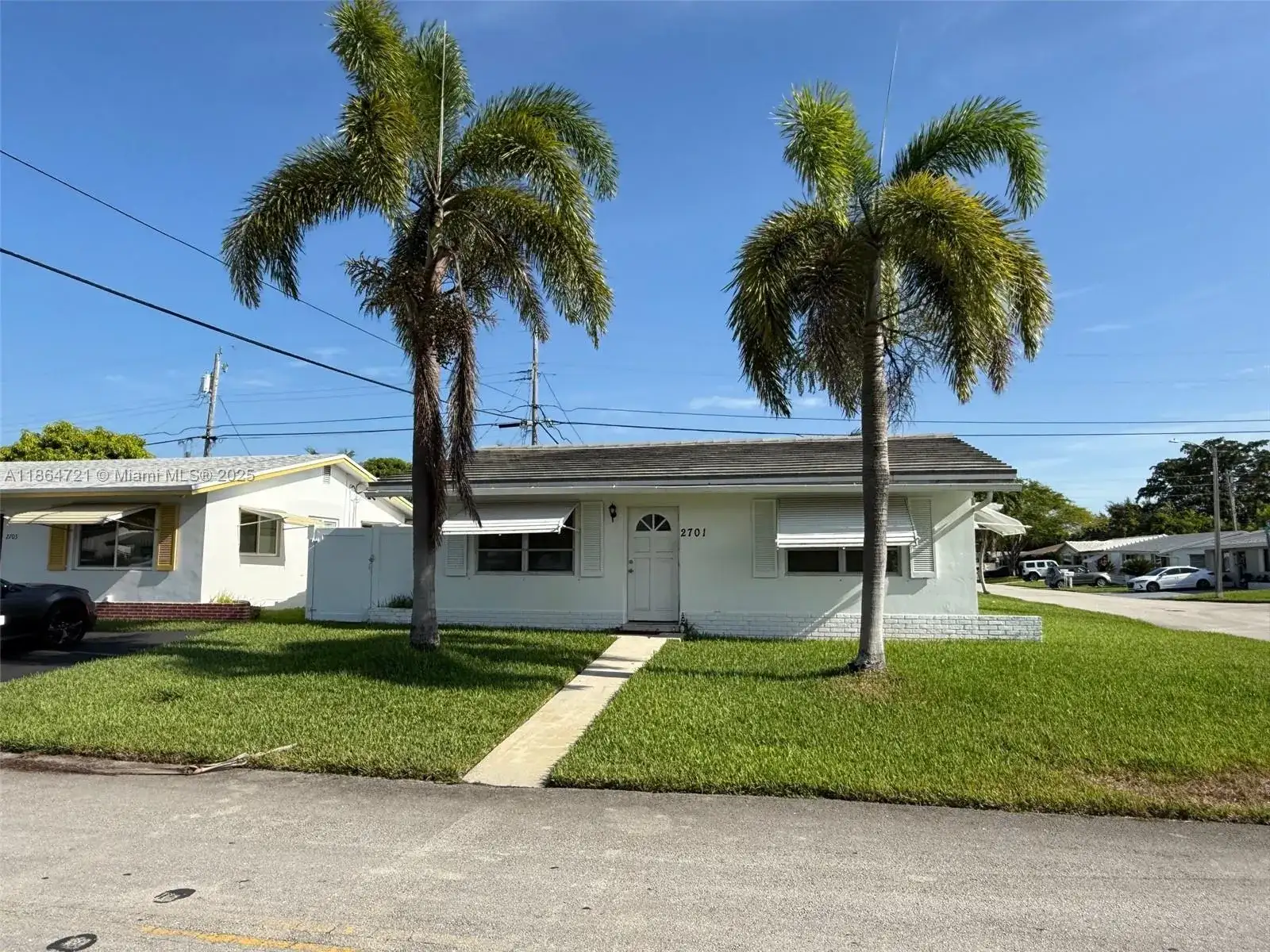 2701 NW 52nd Ct, Tamarac FL 33309 photo 2