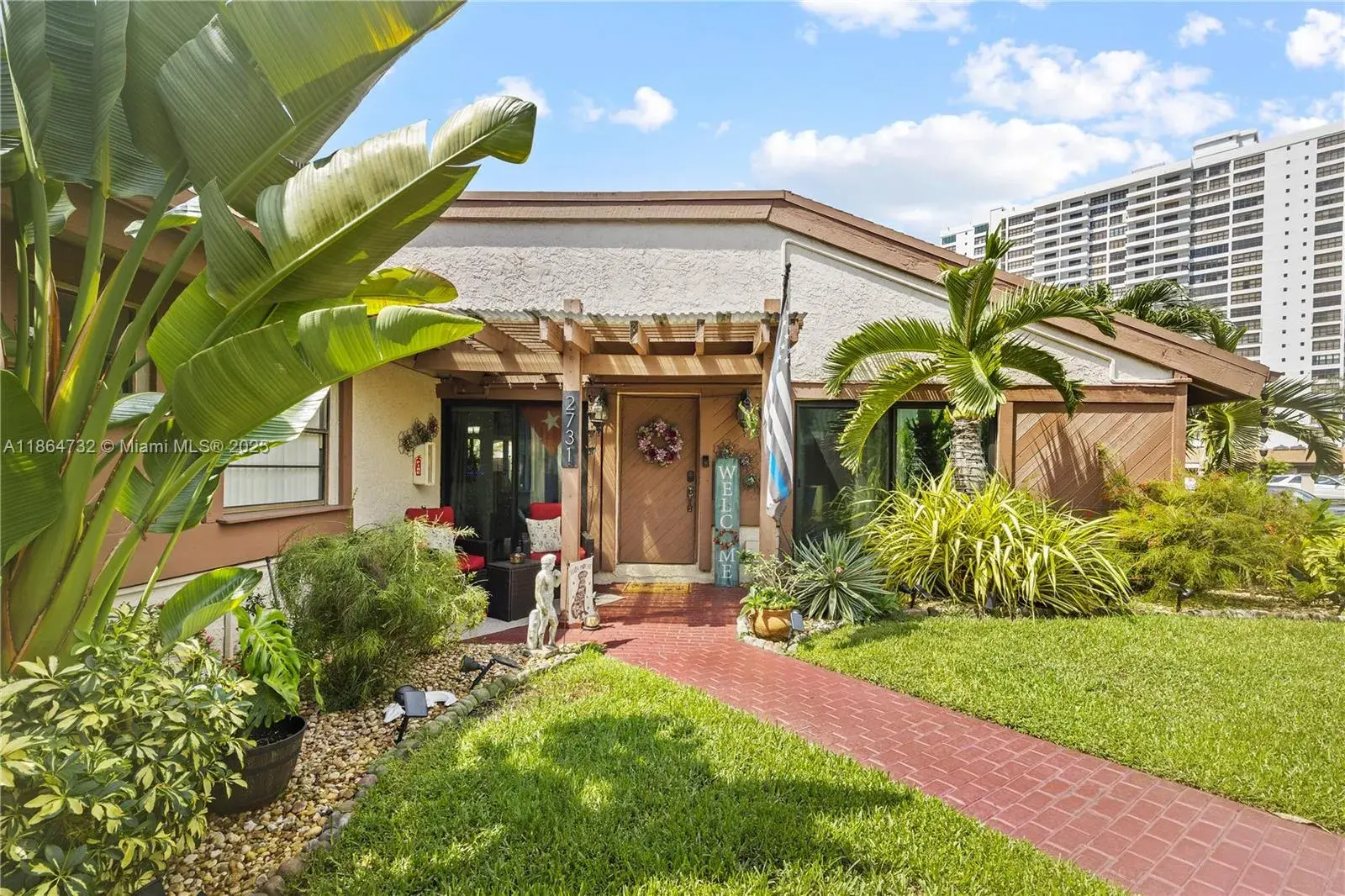 2731 S Parkview Dr, Hallandale Beach FL 33009