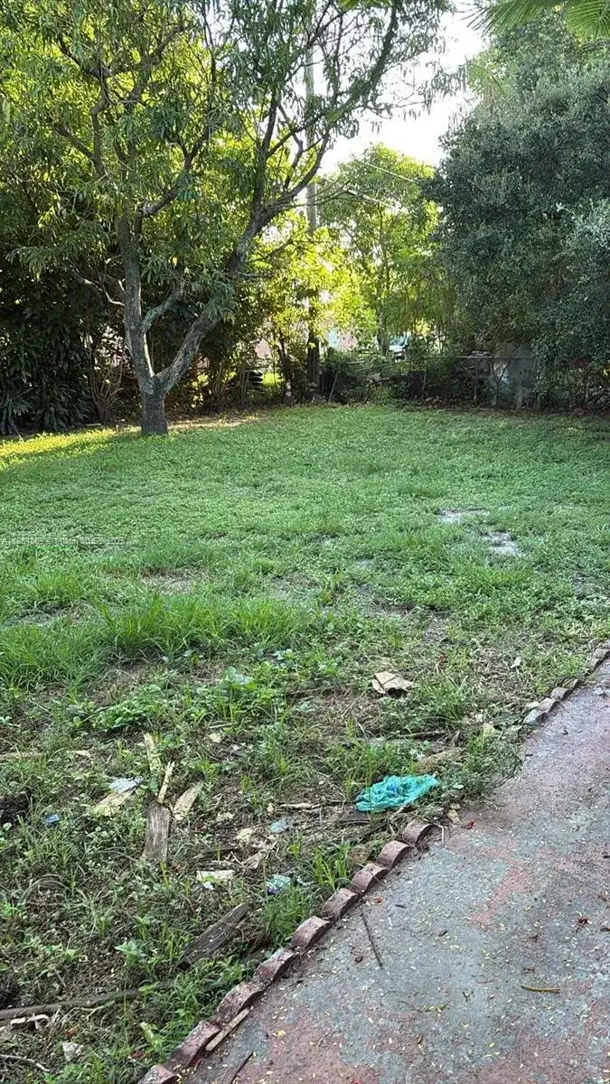 121 NW 188th St, Miami Gardens FL 33169 photo 2