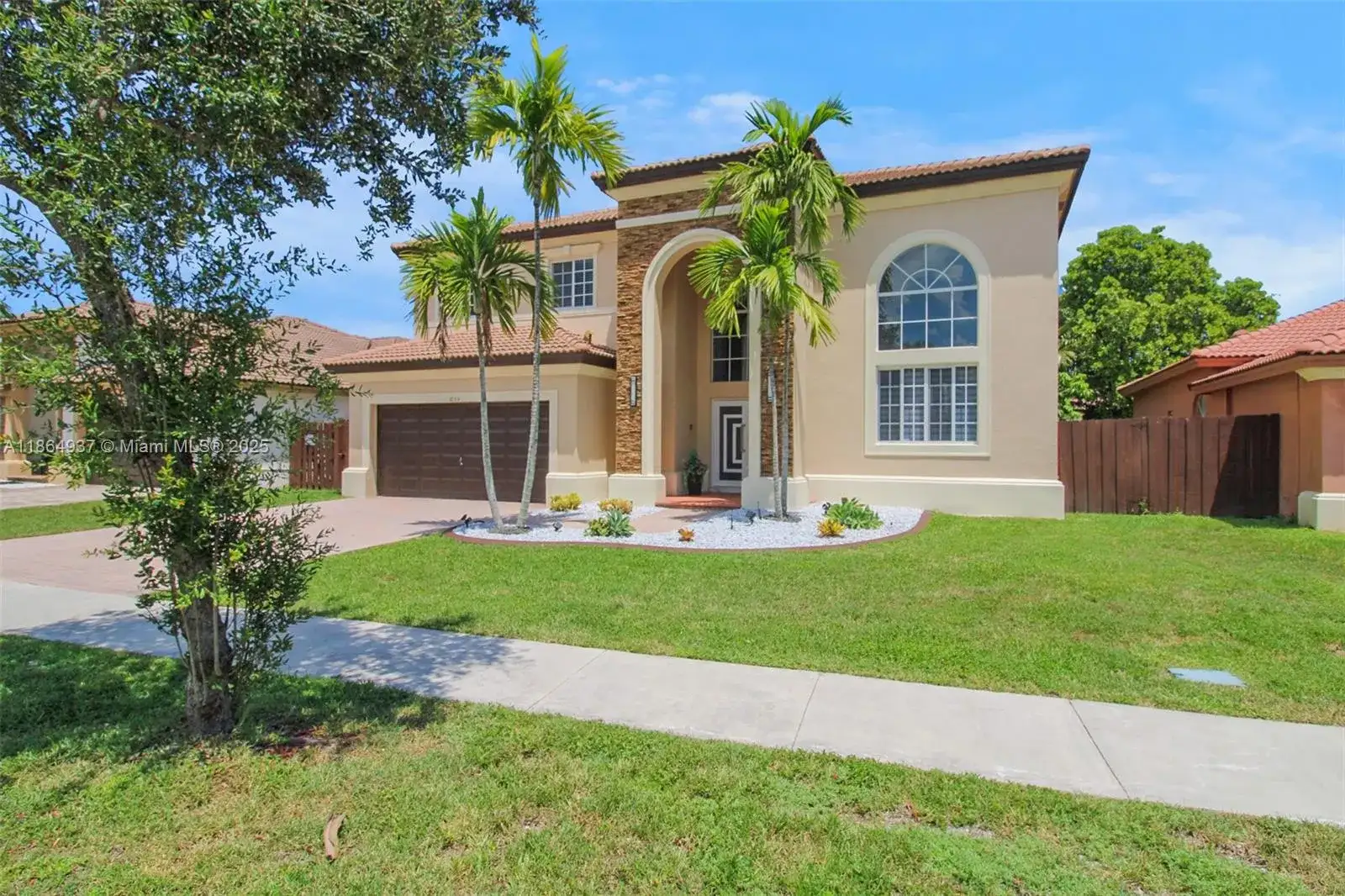 1033 NE 35th Ave, Homestead FL 33033 photo 4