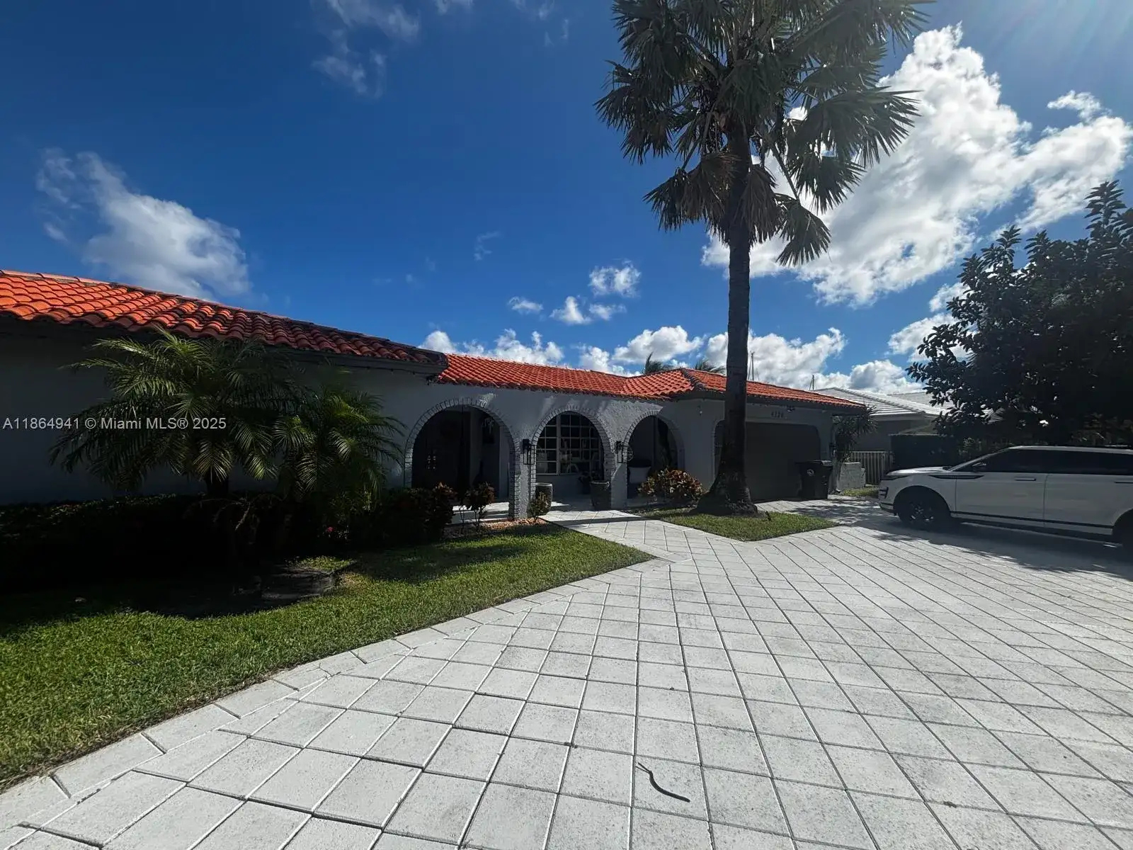 4220 NE 27th Ave, Lighthouse Point FL 33064 photo 2
