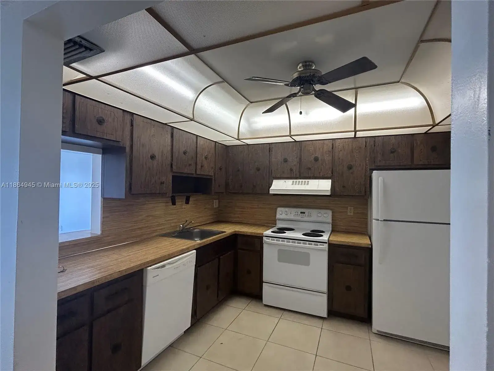 16750 NE 10th Ave # 322, North Miami Beach FL 33162 photo 3
