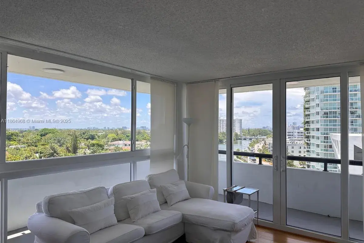 3200 Collins Ave # 4, Miami Beach FL 33140