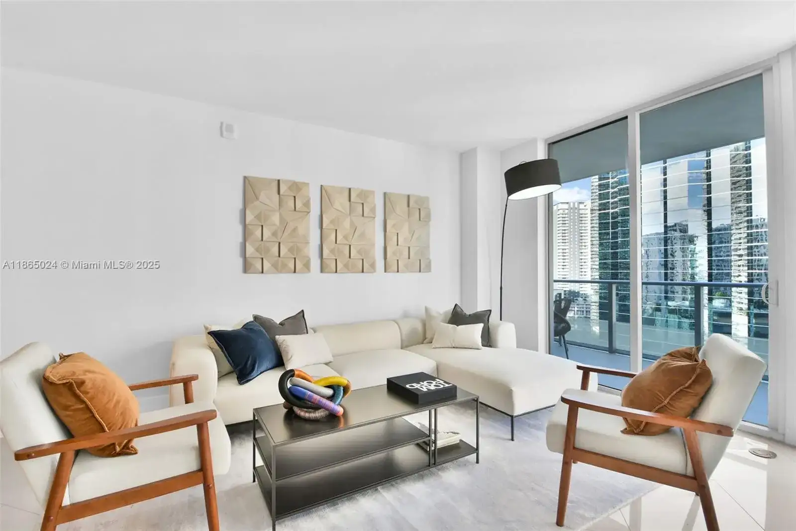 1300 Brickell Bay Dr # 1910, Miami FL 33131 photo 3