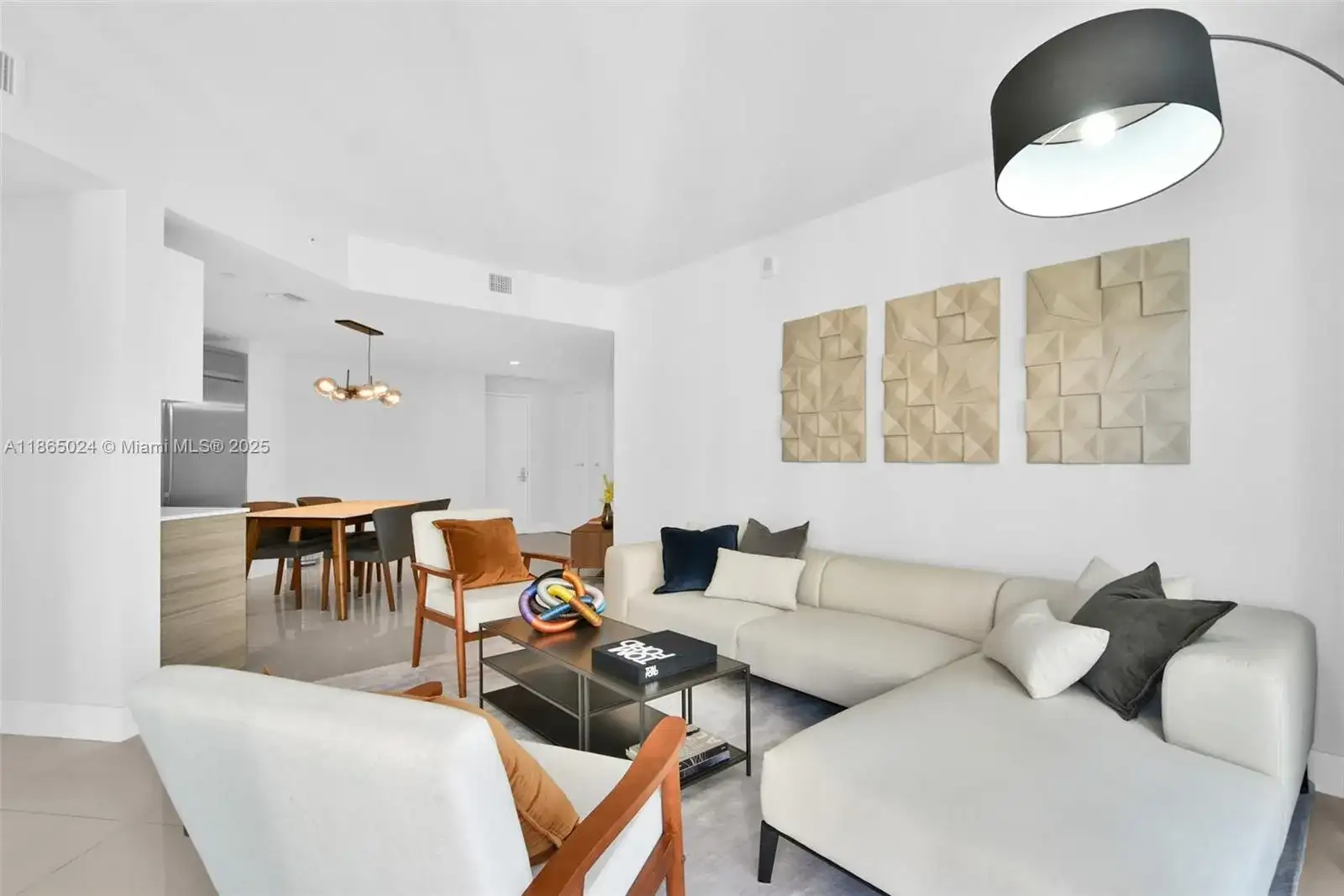1300 Brickell Bay Dr # 1910, Miami FL 33131 photo 4