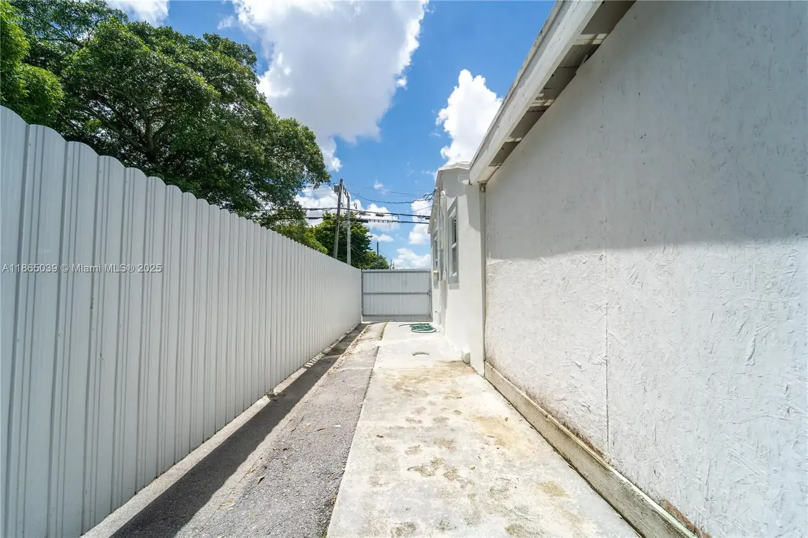 5725 NW 24th Ave, Miami FL 33142 photo 3