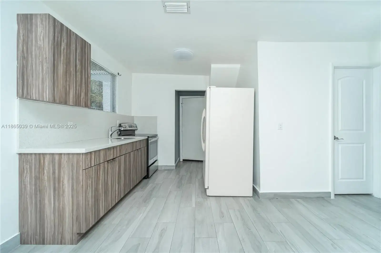 5725 NW 24th Ave, Miami FL 33142 photo 5