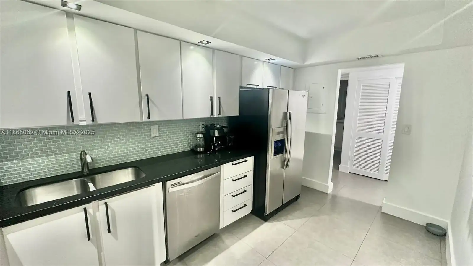 19370 Collins Ave # 319, Sunny Isles Beach FL 33160 photo 2