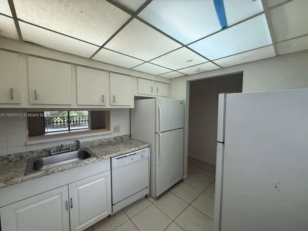 4220 Inverrary Blvd # 99B, Lauderhill FL 33319