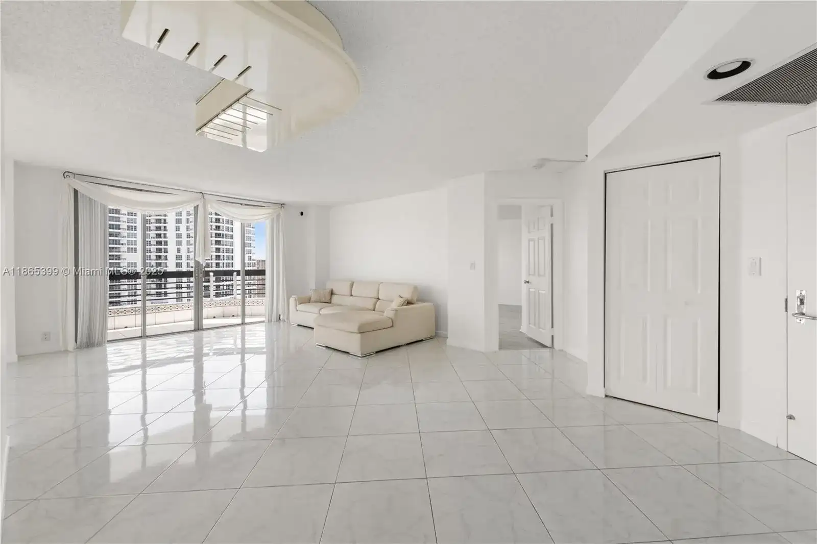 3530 Mystic Pointe Dr # 3206, Aventura FL 33180 photo 4