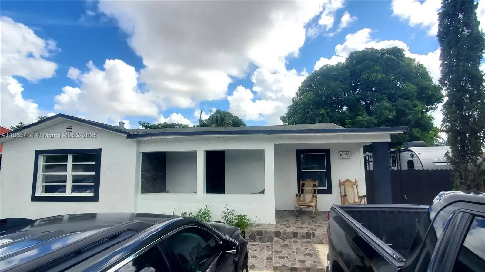 10529 NW 35th Ave, Miami FL 33147 photo 2