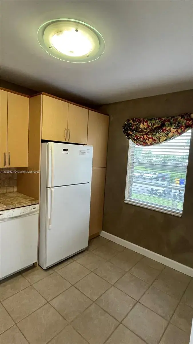 110 Lake Meryl Dr # 216, West Palm Beach FL 33411