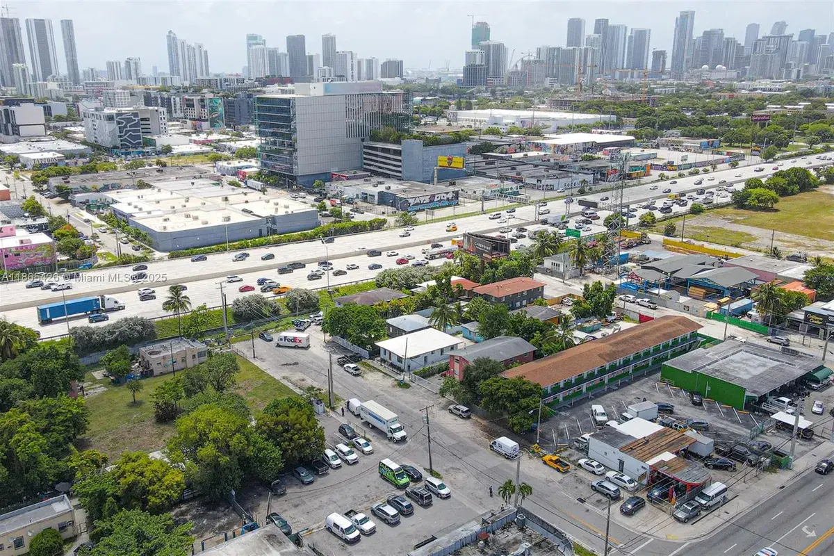 666 NW 28th St, Miami FL 33127