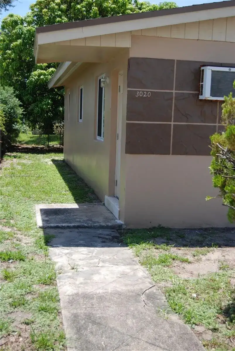 3020 NW 71st St, Miami FL 33147 photo 3