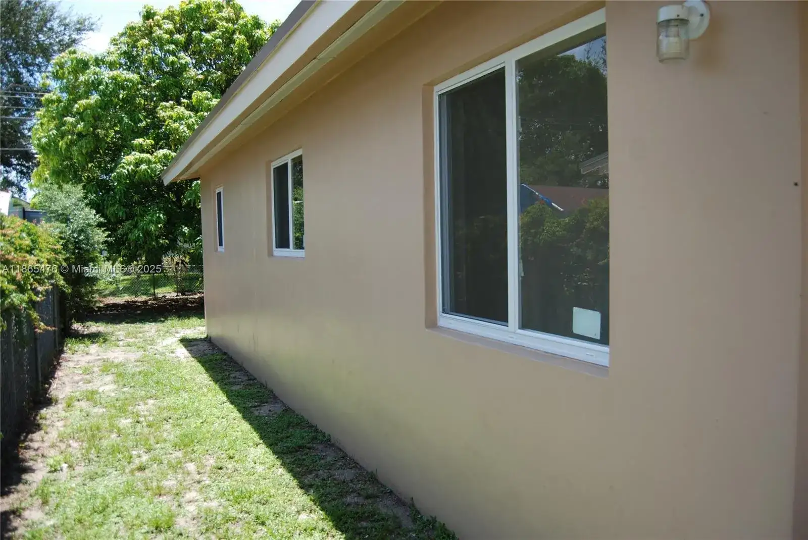 3020 NW 71st St, Miami FL 33147 photo 4
