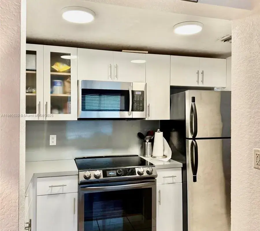7326 Collins Ave # 105, Miami Beach FL 33141