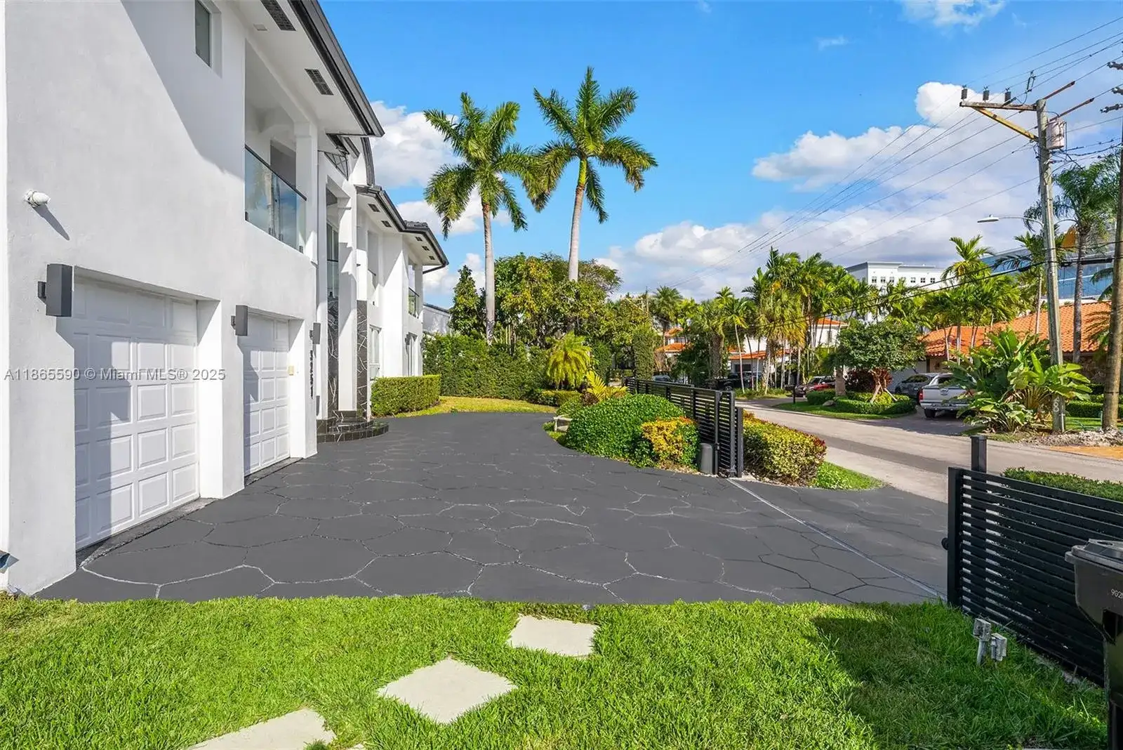 3251 NE 164th St, North Miami Beach FL 33160 photo 4