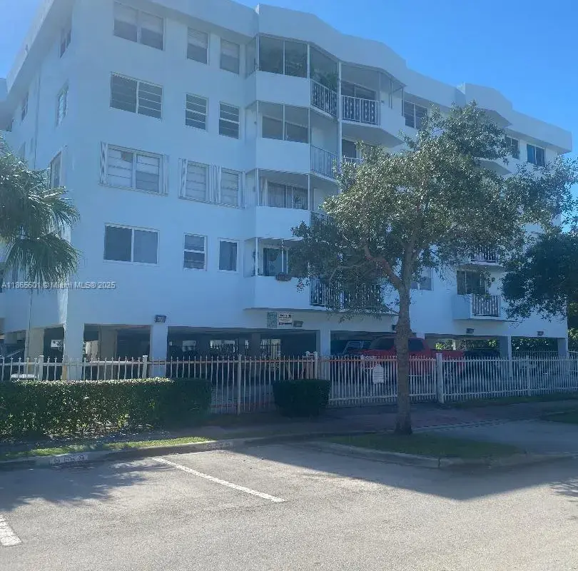 1990 Marseille Dr # 201, Miami Beach FL 33141