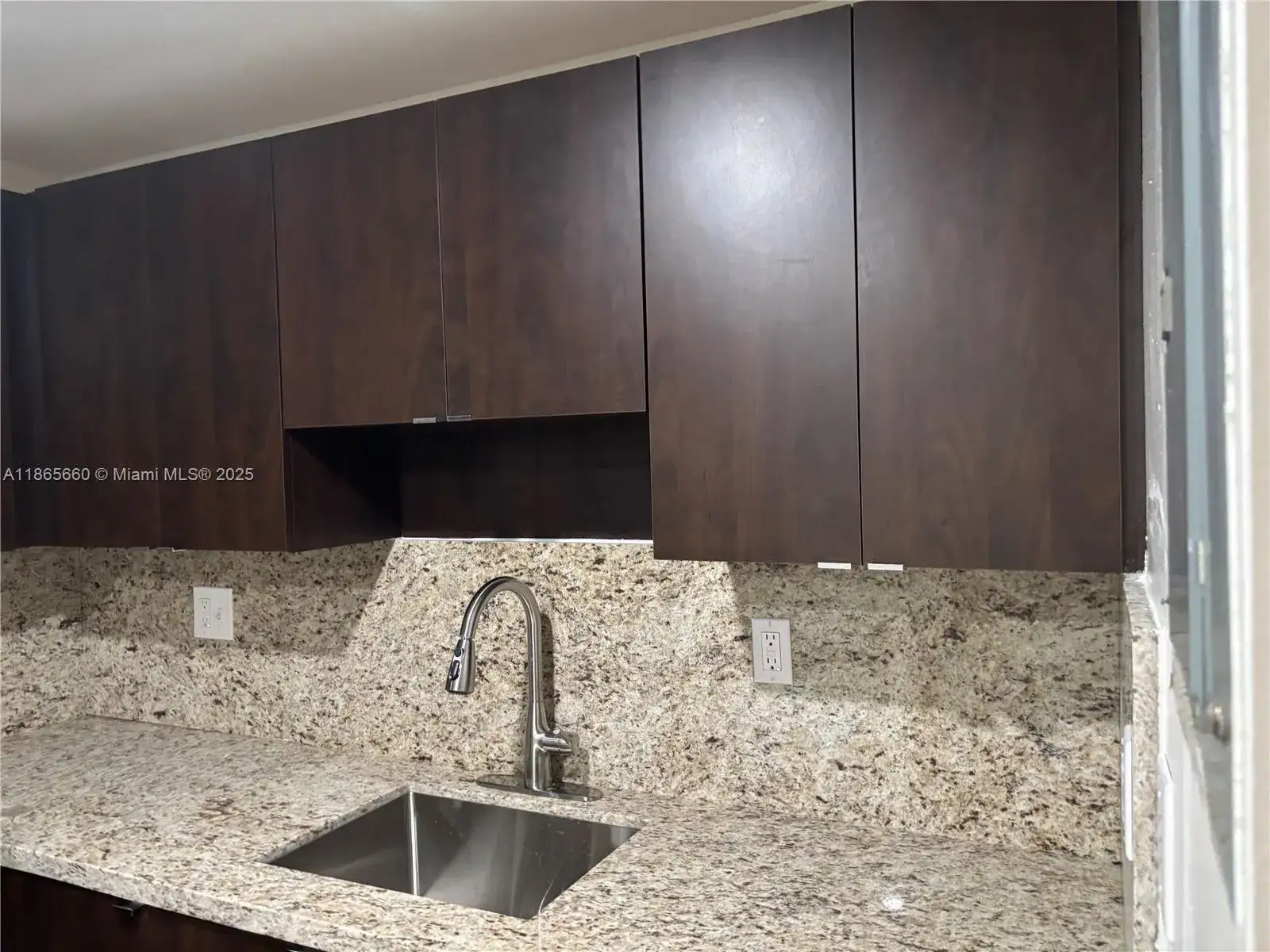 10421 Mahogany Key Cir # 101, Miami FL 33196 photo 5