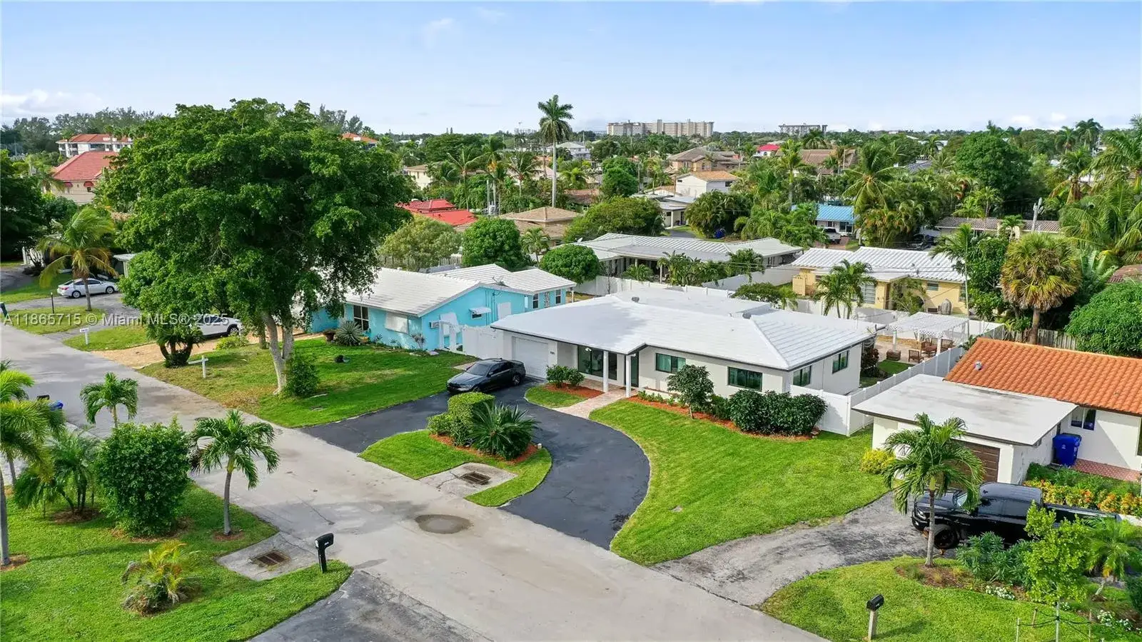 1985 Windward Dr, Lauderdale By The Sea FL 33062