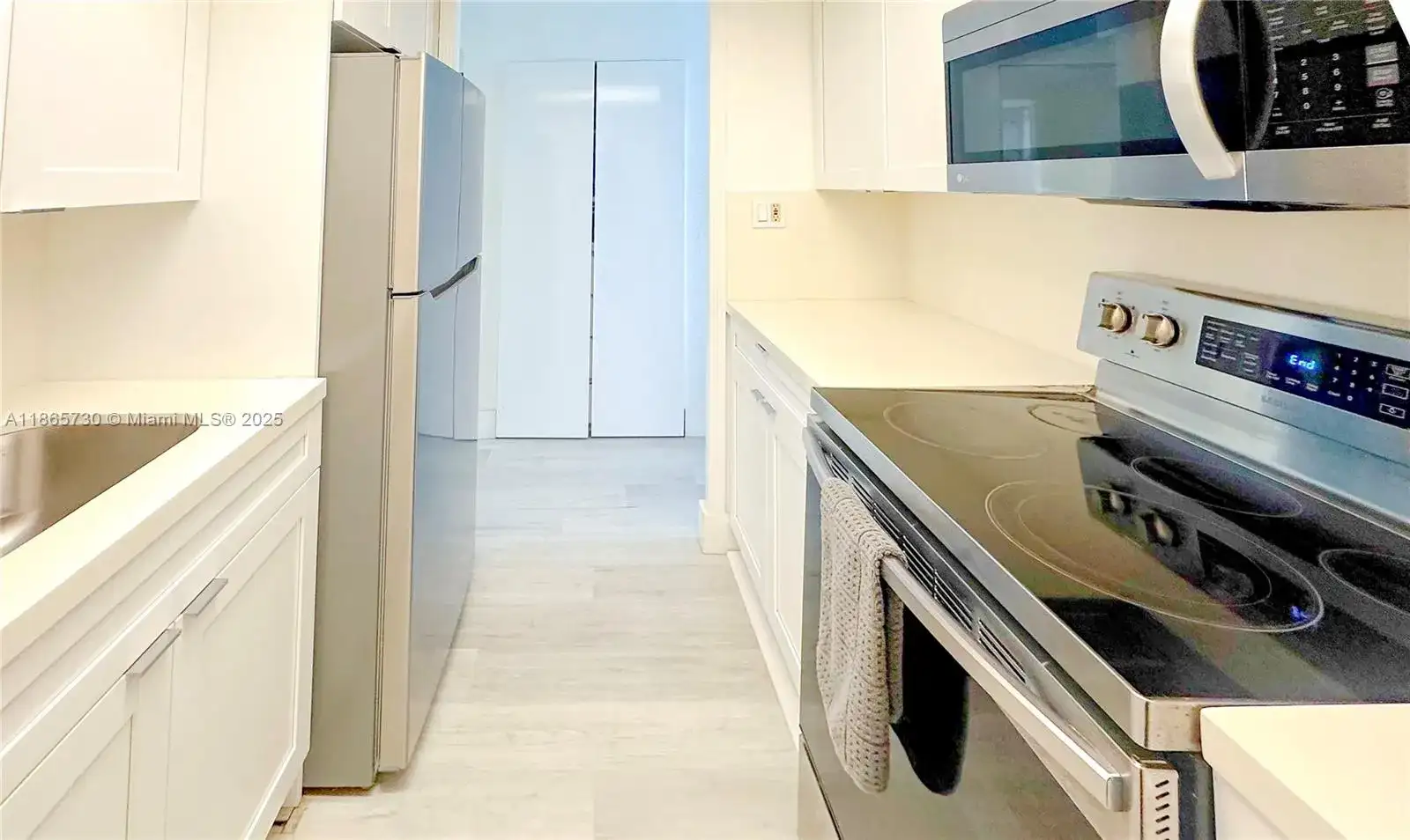 19201 Collins Ave # 510, Sunny Isles Beach FL 33160 photo 4