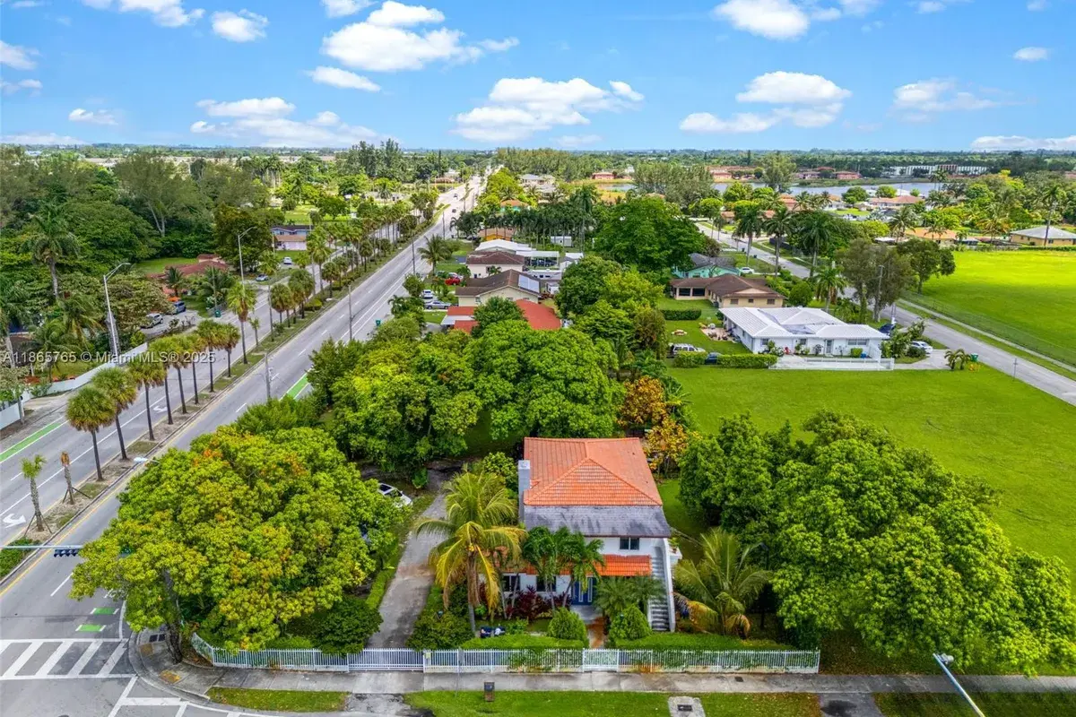 2175 NW 111th St, Miami FL 33167