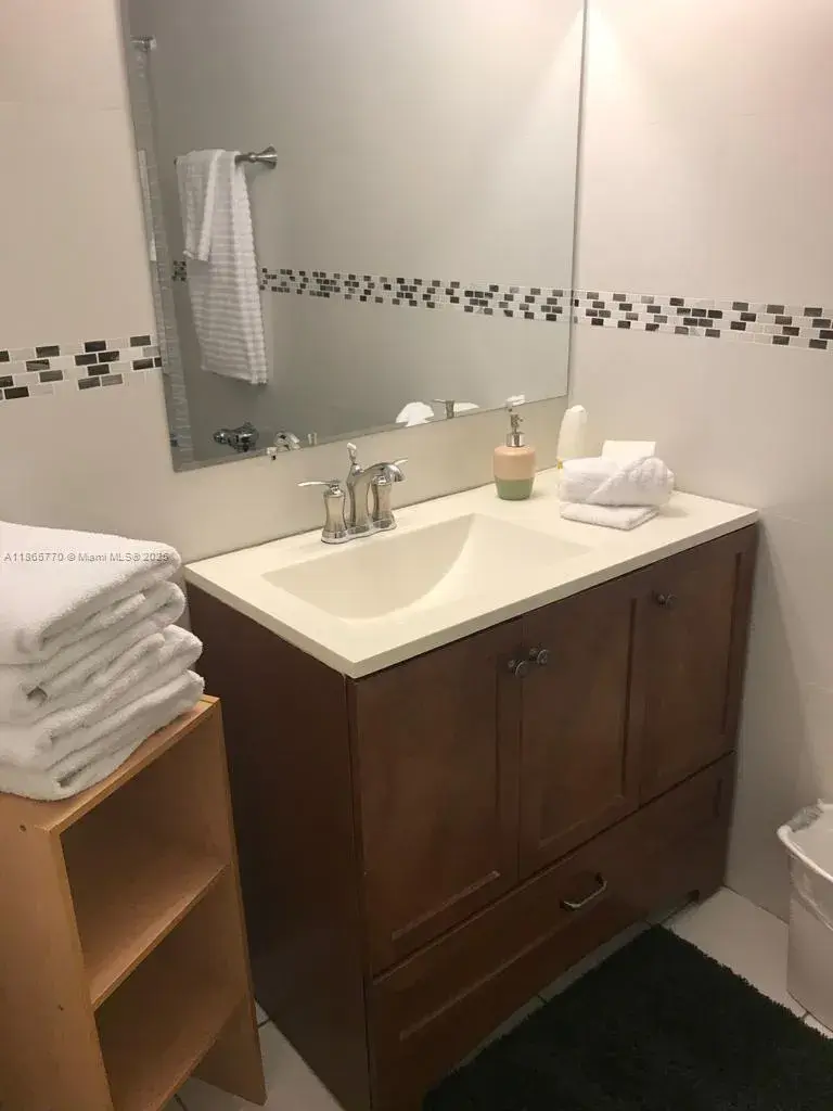 26 Diplomat Pkwy # 2233, Hallandale Beach FL 33009