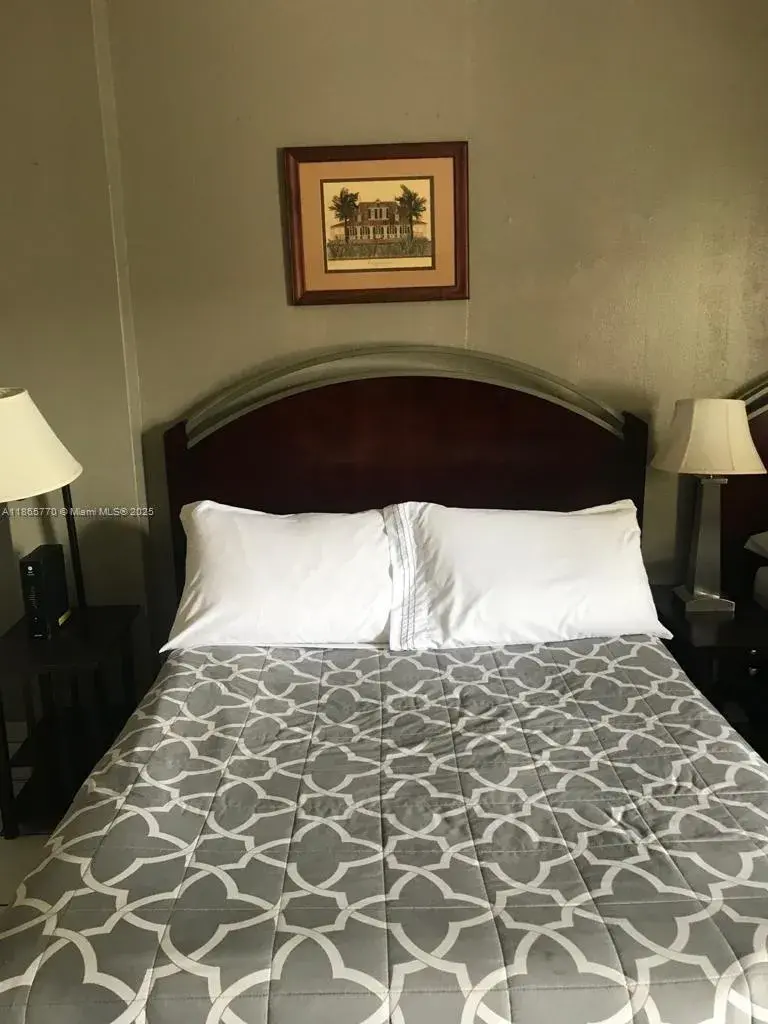 26 Diplomat Pkwy # 2233, Hallandale Beach FL 33009