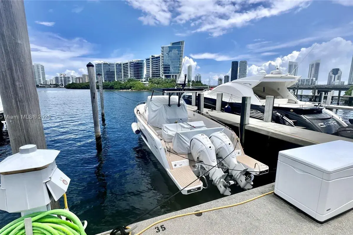4041 ISLAND ESTATE, Aventura FL 33160