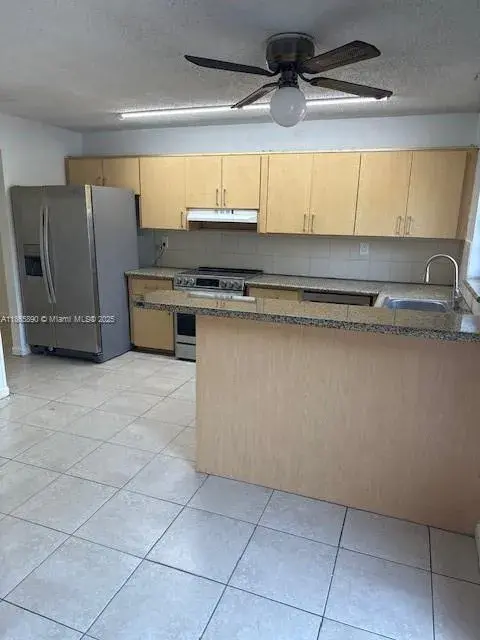3920 Woodside Dr # 5, Coral Springs FL 33065