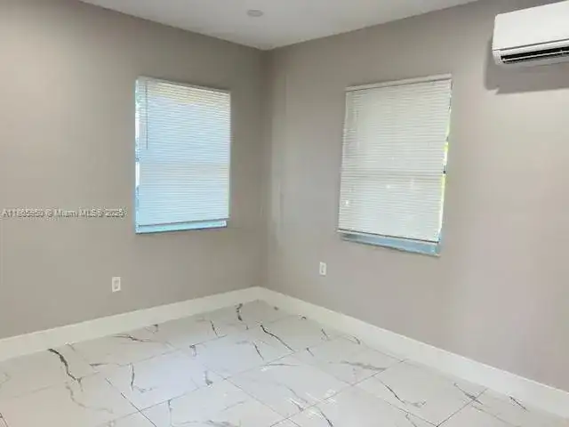 922 NW 2nd St # 4, Miami FL 33128 photo 2
