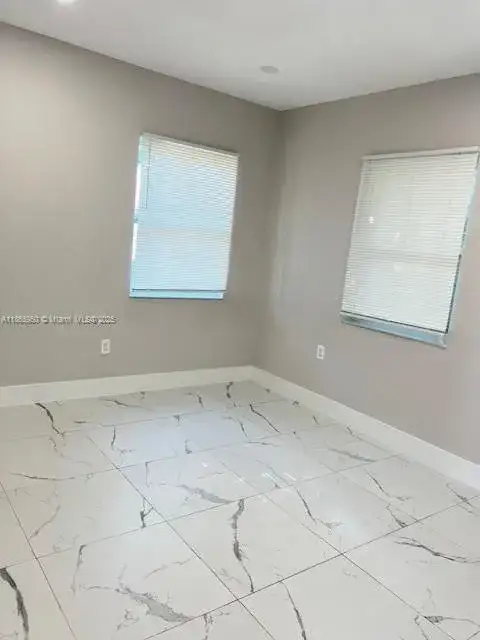 922 NW 2nd St # 4, Miami FL 33128 photo 4