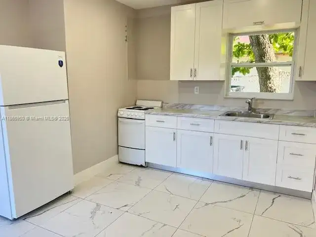 922 NW 2nd St # 4, Miami FL 33128 photo 5