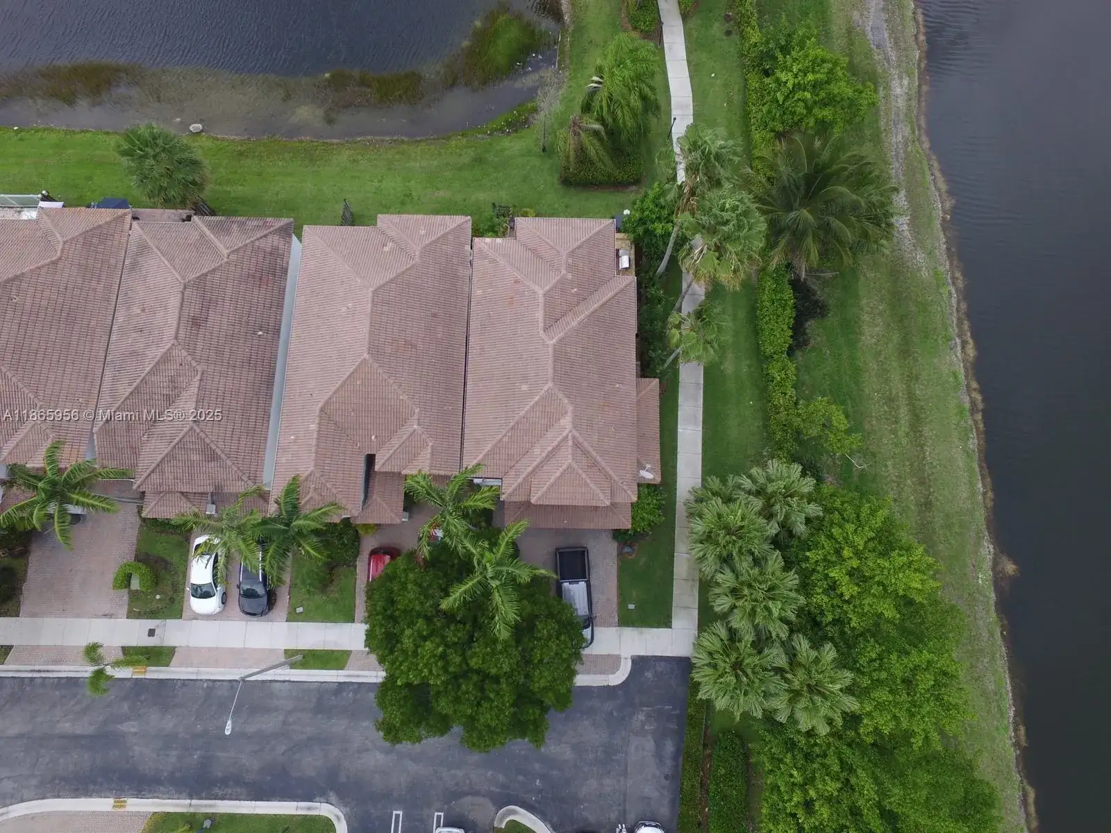 11662 NW 69th Ter, Doral FL 33178 photo 5