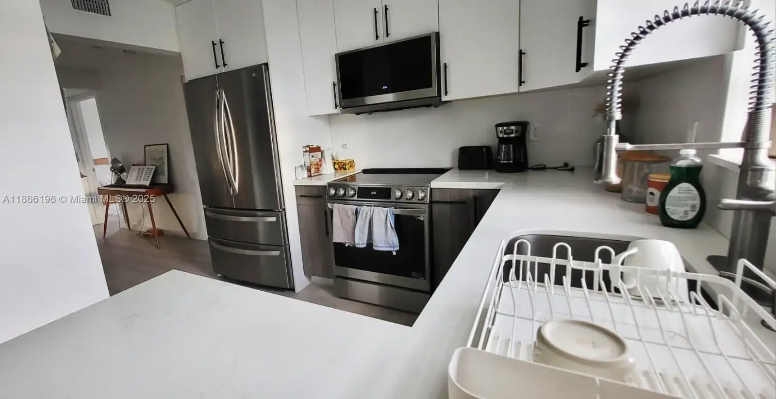 1605 Meridian Ave # 401, Miami Beach FL 33139 photo 2