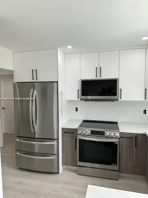 1605 Meridian Ave # 401, Miami Beach FL 33139 photo 3