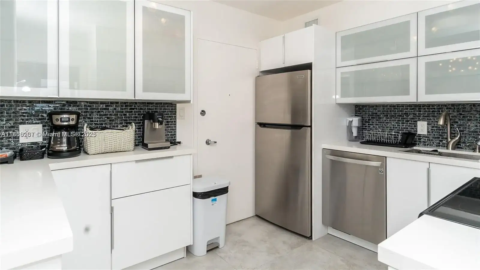 5161 Collins Ave # 811, Miami Beach FL 33140 photo 2