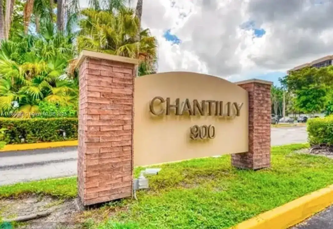 900 NE 195th St # 317, Miami FL 33179 photo 2