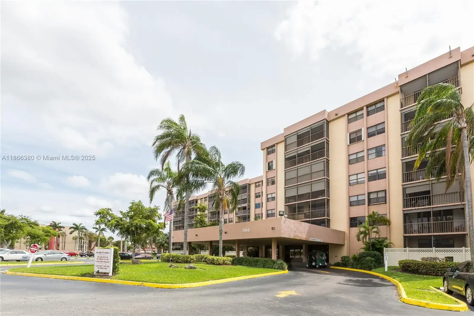 900 NE 195th St # 317, Miami FL 33179 photo 3