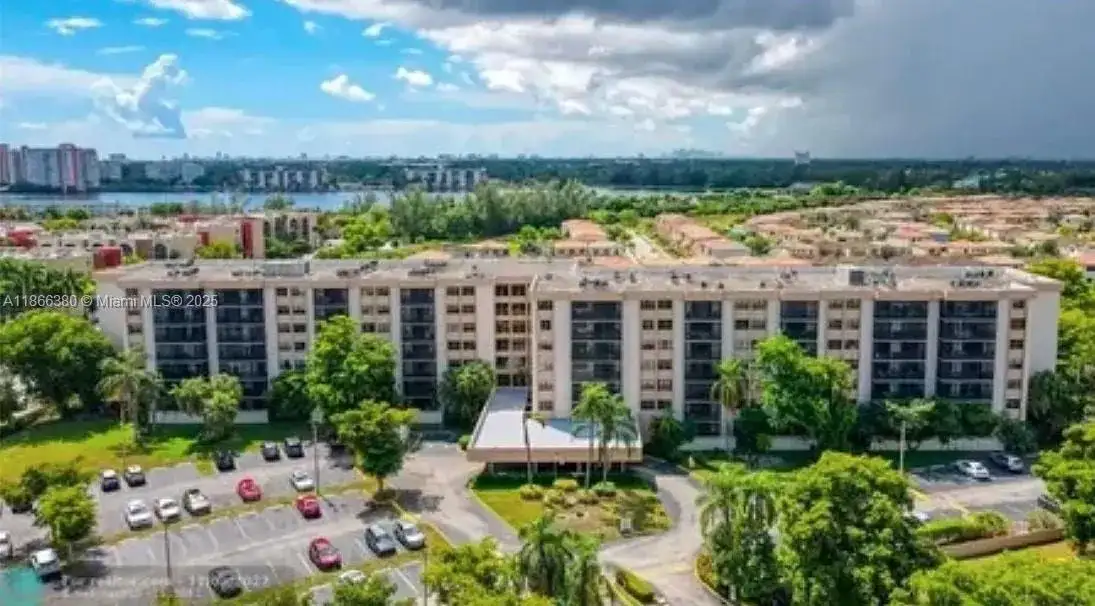 900 NE 195th St # 317, Miami FL 33179 photo 5