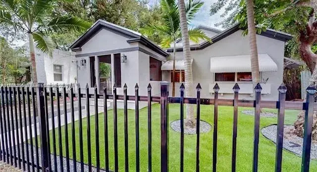 52 NW 47th Ter, Miami FL 33127