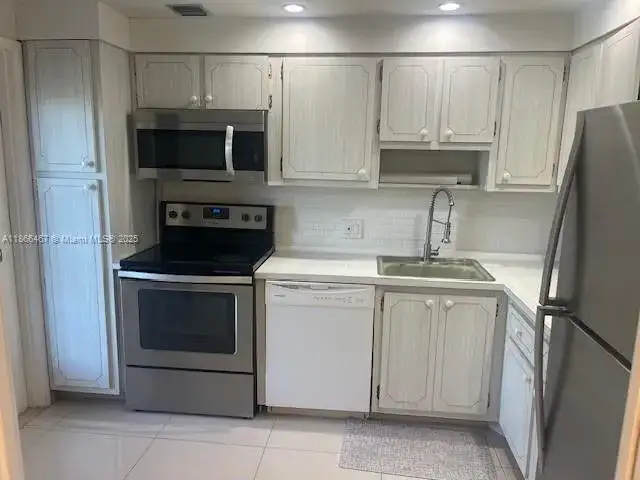 3200 N Palm Aire Dr # 507, Pompano Beach FL 33069 photo 4