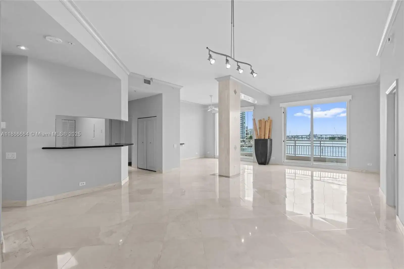 888 Brickell Key Dr # 408, Miami FL 33131 photo 2