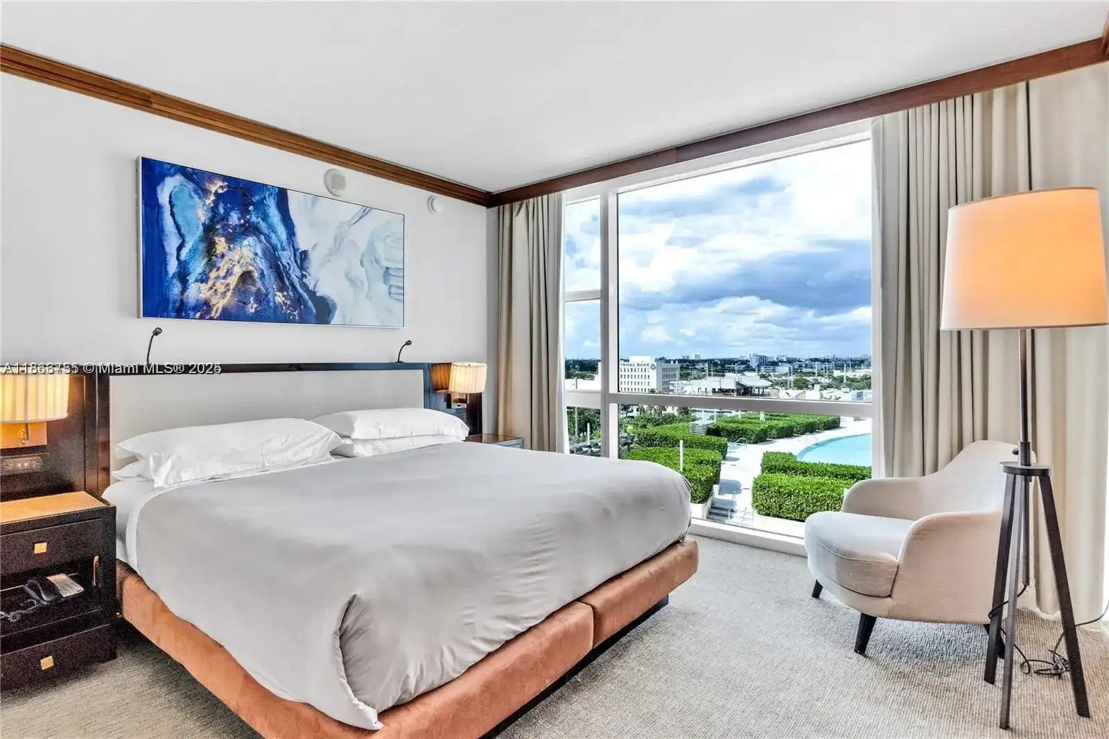 6801 Collins Ave # 818, Miami Beach FL 33141