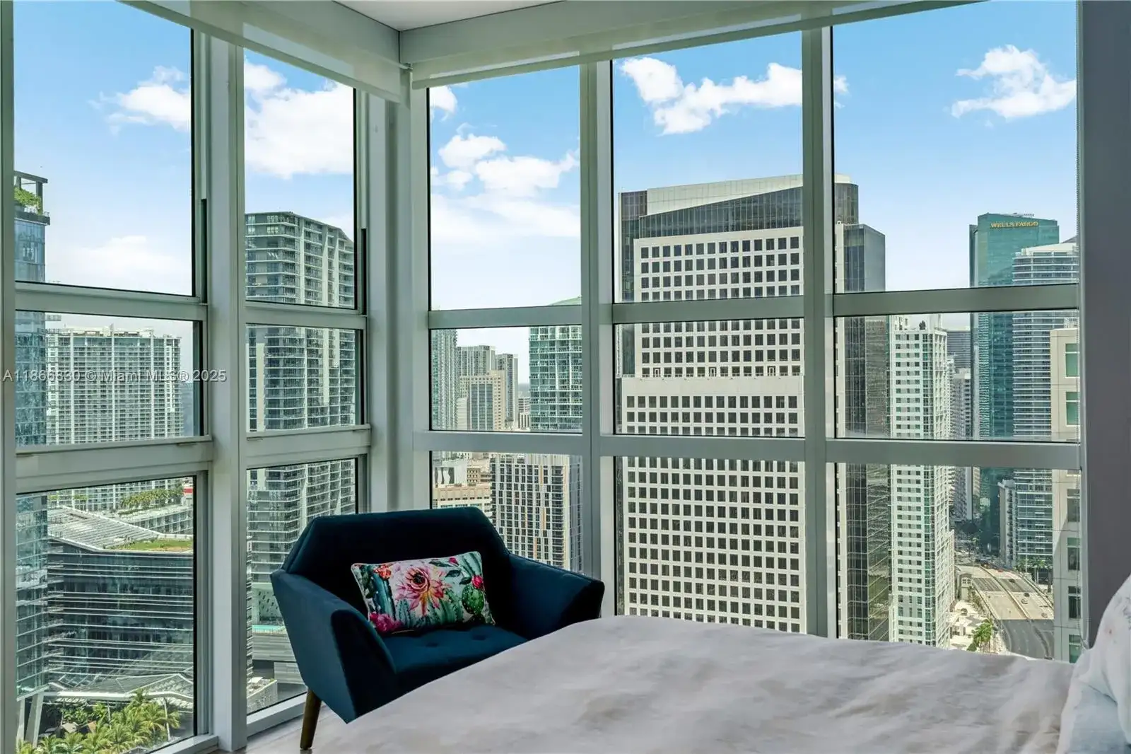 951 Brickell Ave, Miami FL 33131 photo 3