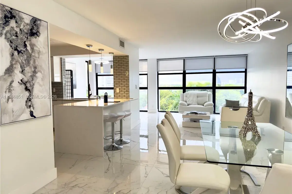 400 Leslie Dr # 725, Hallandale Beach FL 33009